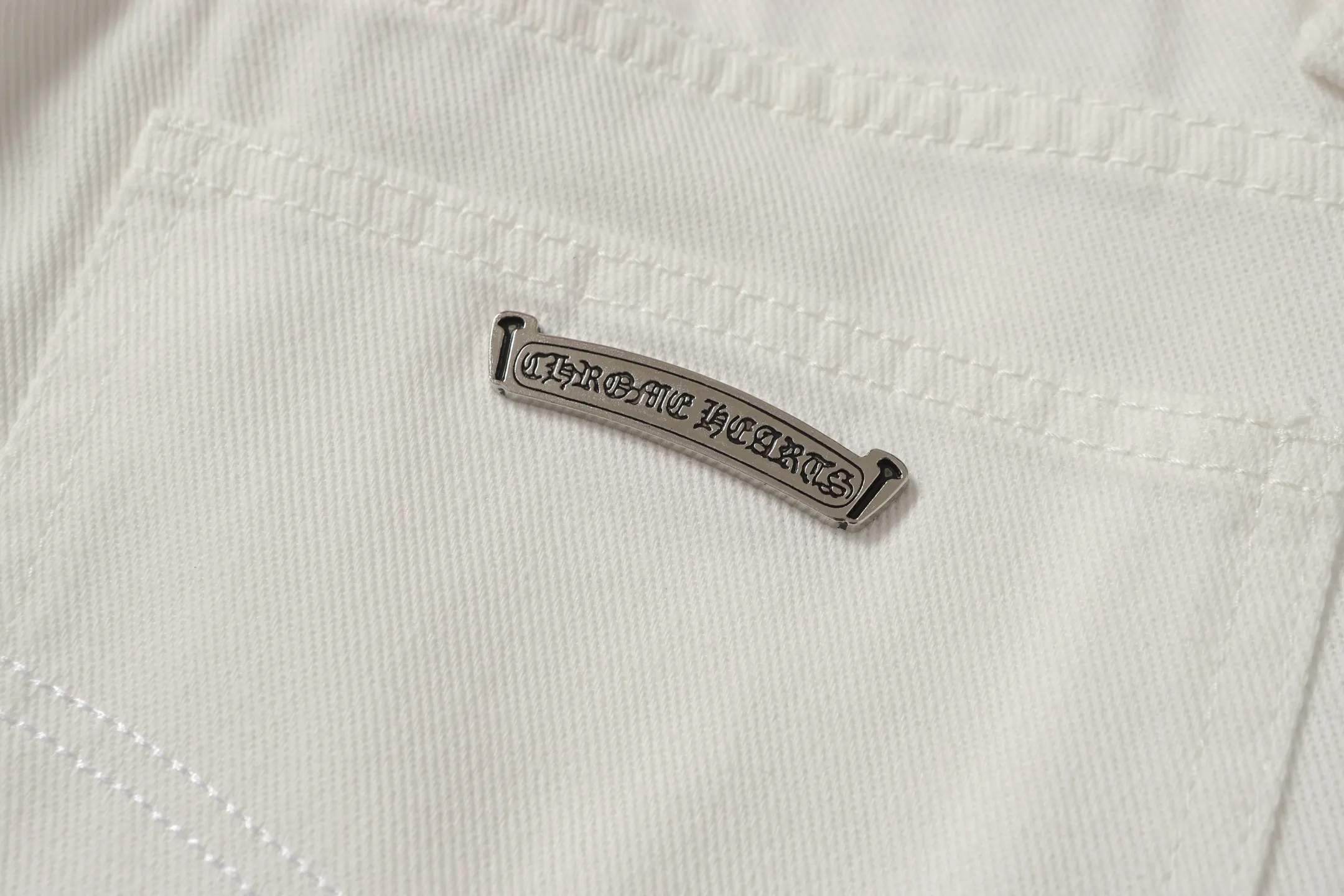 P256 Actual photo [High quality] Code: H30 Color: Picture color Size: S to XXXL - Chrome Hearts/Chrome Hearts classic white cow series colored leather cross washed color cloth unisex denim trousers - Vibe style straight stacked god-level version - carbon fine bias denim color cloth - old vintage complete set of hardware - Chrome Hearts white cow series high version uses high ounce custom fabrics, enzyme washing and soft color fixation It is soft and thick to wear. The details are all made by hand-polished craftsmanship. All-over jacquard fabrics. Unique design style. Multiple processes to create a full retro feel. Niche unique non-colliding shirts. Customized distressed spray-painted buttons. Craftsmanship in every detail. Size Pants length Waist Hips Unit cm S 98 68 100 M 99 72 104 L 100 76 108 XL 101 80 112 XXL 102 84 116 XXL 103 88 120